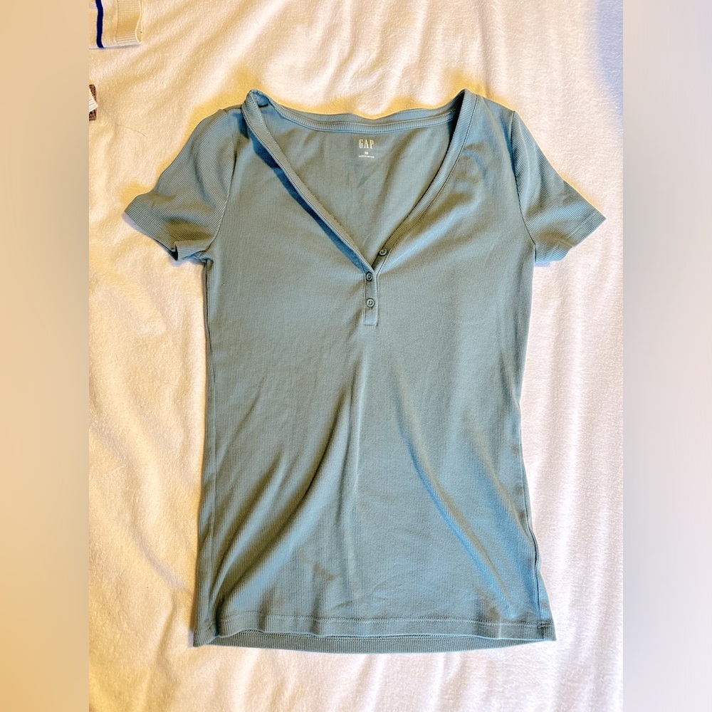 Gap Henley Ribbed Short Sleeve shirt